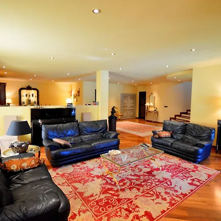 Pretty In With Garden And Private Pool 4*