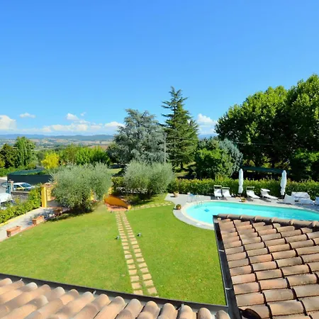 Pretty In With Garden And Private Pool 4*