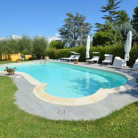 Pretty In With Garden And Private Pool 4*